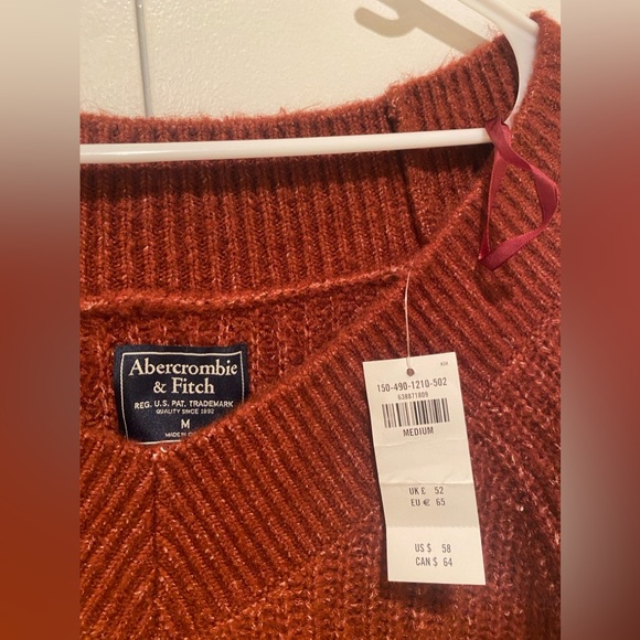 Abercrombie & Fitch sweater - Picture 2 of 3